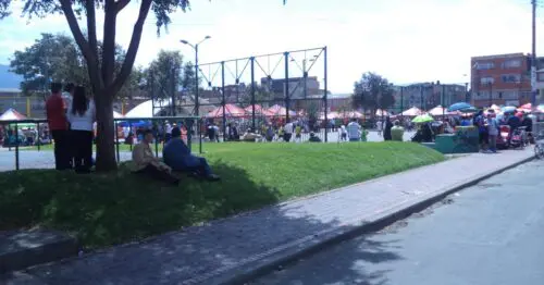 PARADERO SITP PARQUE PUBLICO SAN FERNANDO  129A04